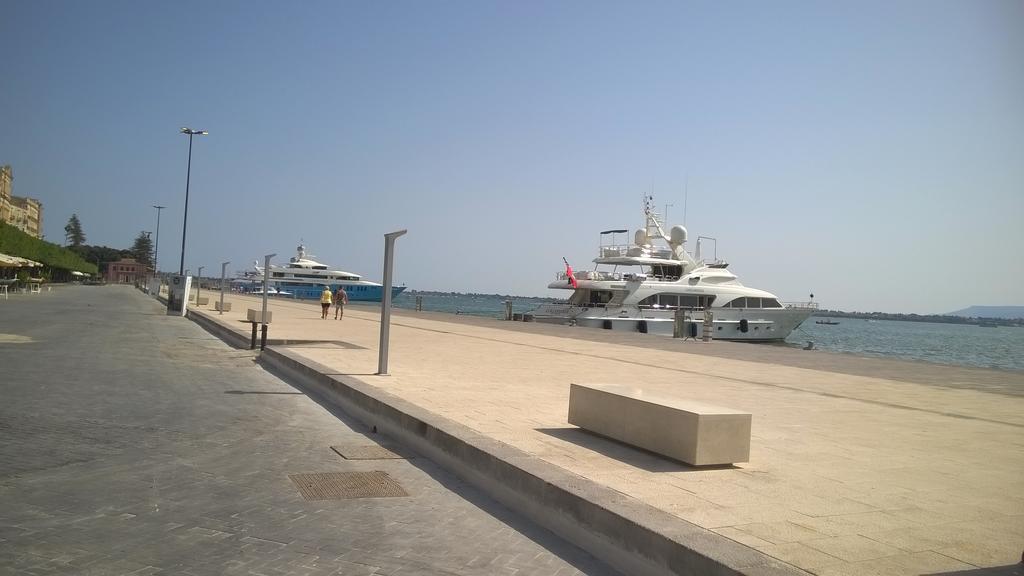 B&B Luna Syracuse Bagian luar foto